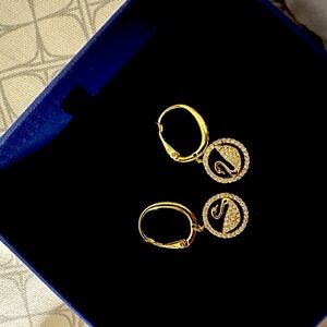 Black and gold swan leather earring necklace and bracelet